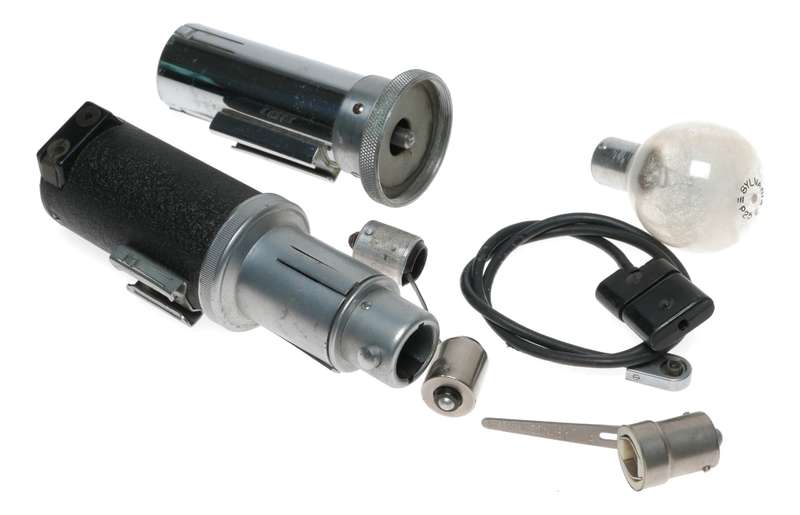 Synchronblitzer Leitz camera flash attachment hot shou mount parts