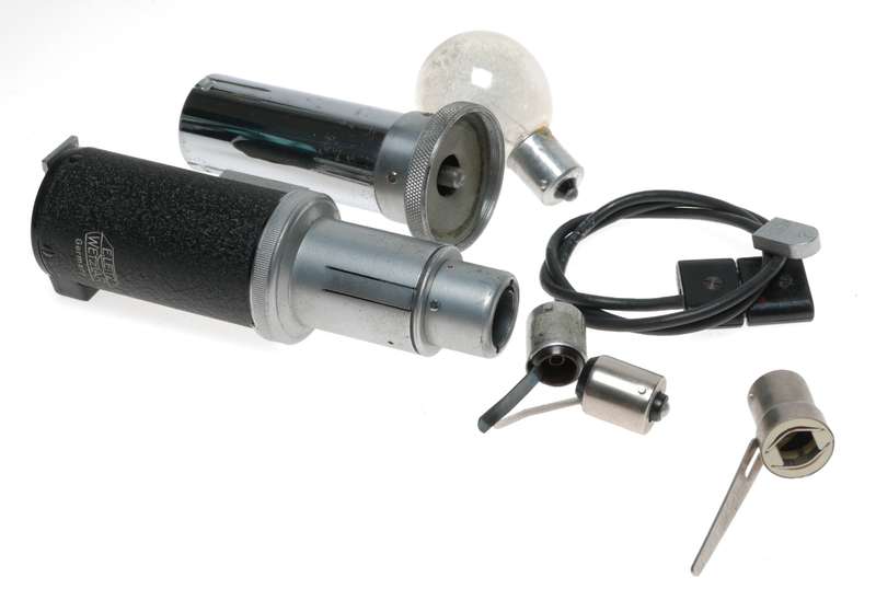 Synchronblitzer Leitz camera flash attachment hot shou mount parts