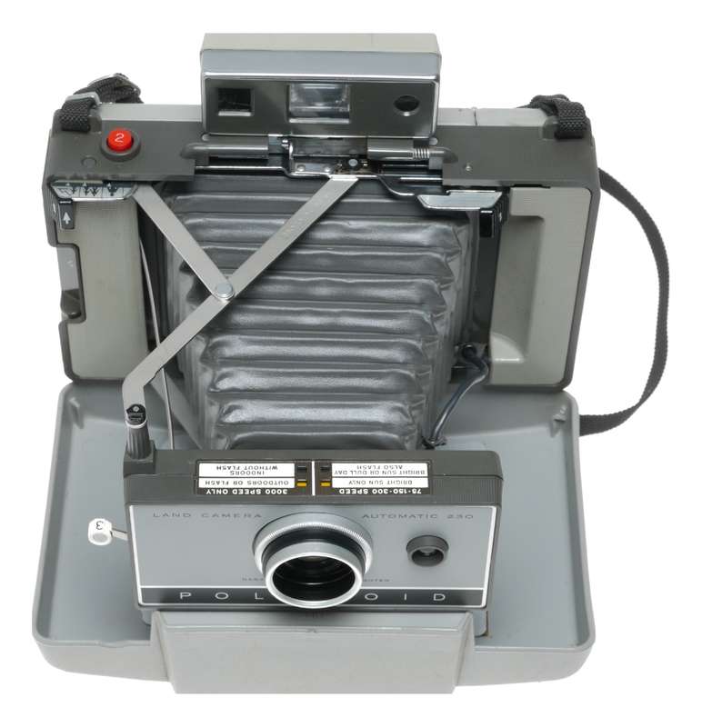 Polaroid Land Camera Automatic 230 Instant Film Photography