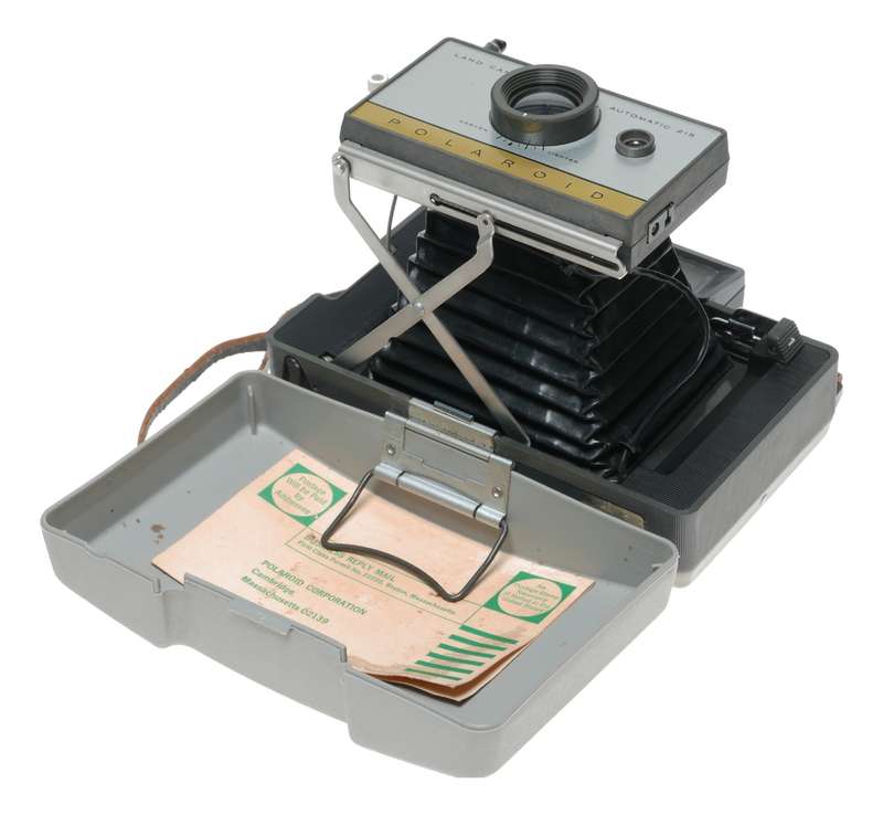Polaroid Automatic 215 Land Instant Pack Film Camera