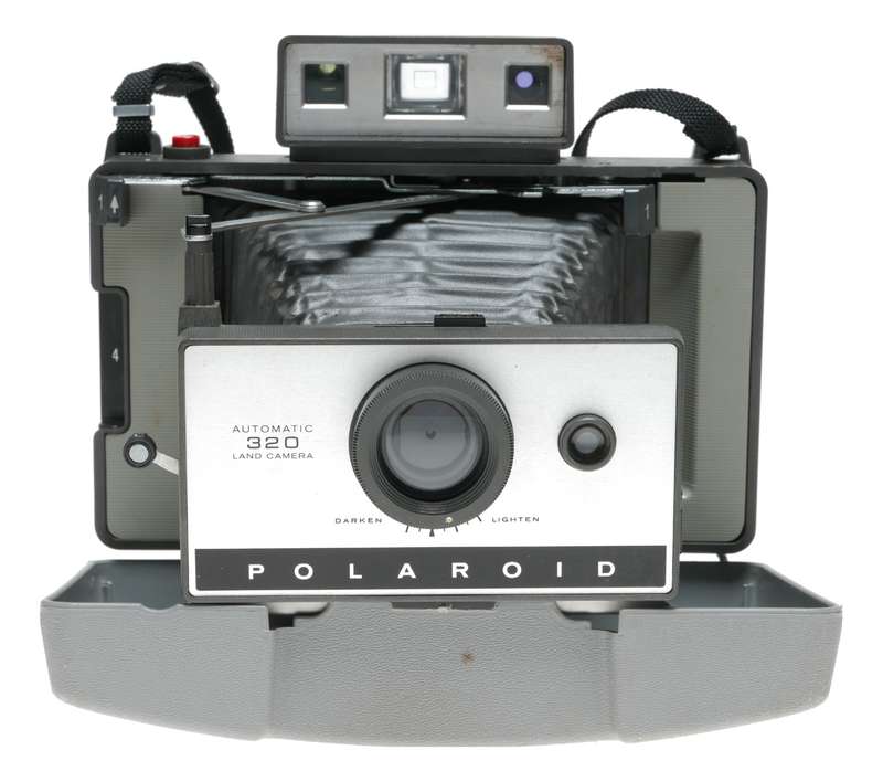 Polaroid 320 Automatic Land Instant Film Pack Folding Camera