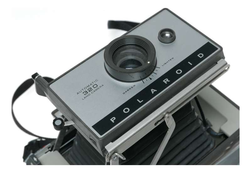 Polaroid 320 Automatic Land Instant Film Pack Folding Camera