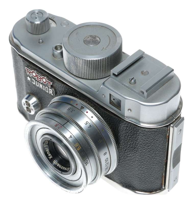 Robot Junior Compact 35mm Film Camera Schneider Xenar 1:2.8/38