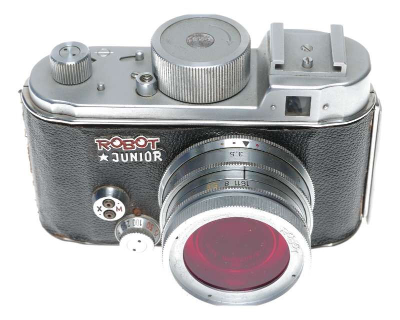 Robot Junior Compact 35mm Film Camera Schneider Xenar 1:2.8/38