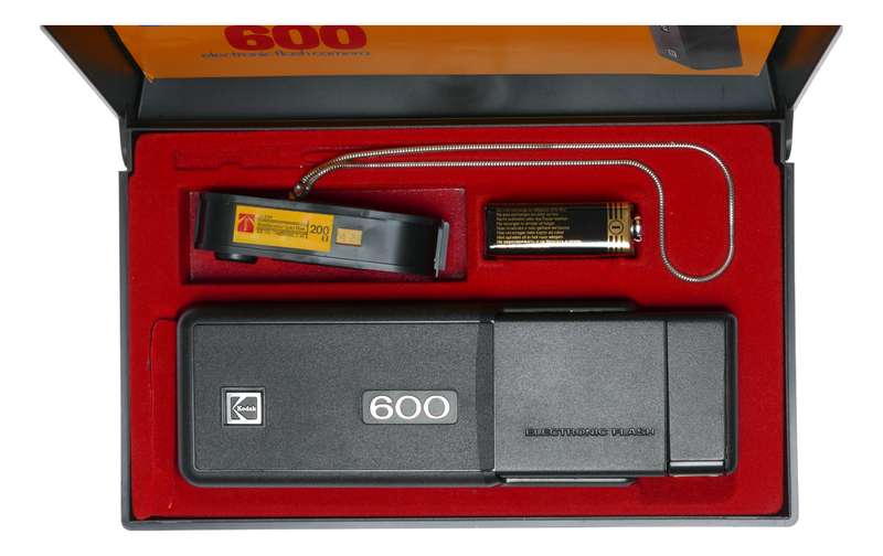 Kodak 600 Tele-Ektralite Compact Electronic Flash Camera in Box