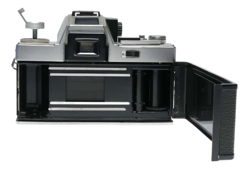 Ricoh TLS 401 35mm Film SLR Camera Auto Rikenon 1.7/50