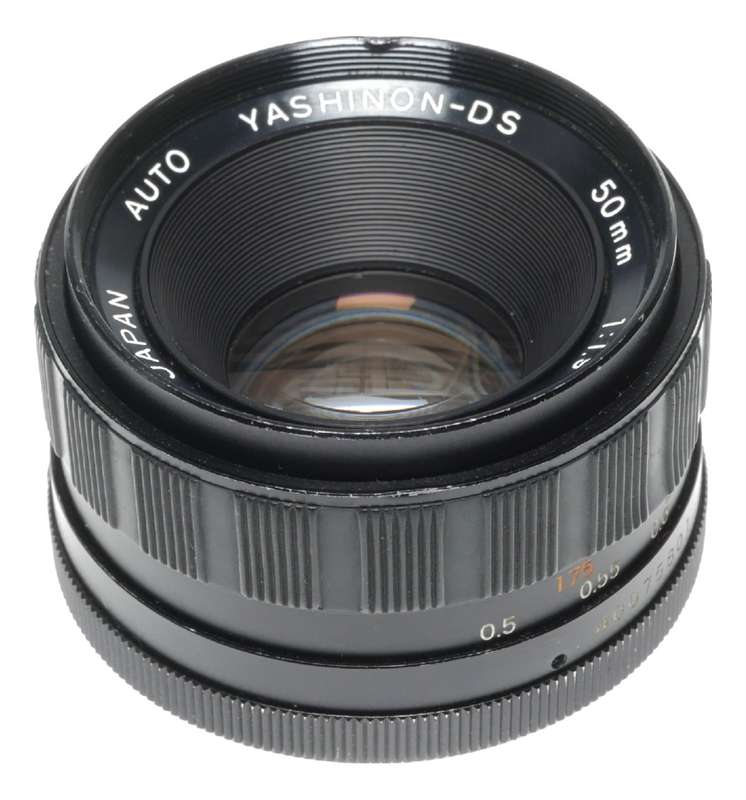 Yashica Auto Yashinon-DS 1:1.9 50mm Camera Lens