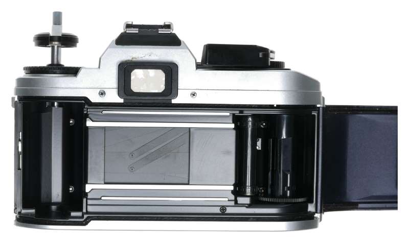Nikon FG-20 35mm SLR Camera Lens Nikkor 1.8/50 Lens