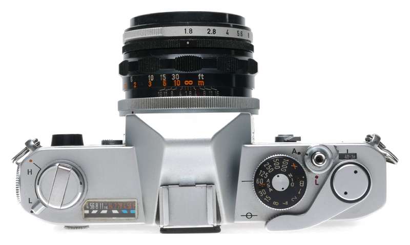 Canon FX SLR 35mm Film Camera FL: 1.8/50mm Hood Caps No.112353