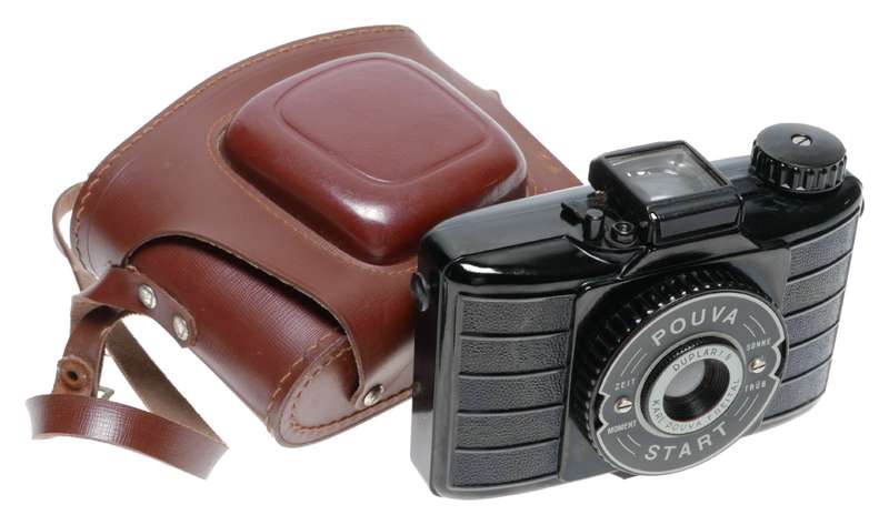 Karl Pouva Start Bakelite 6x6 Format Film Viewfinder Camera Duplar 1:8 Lens