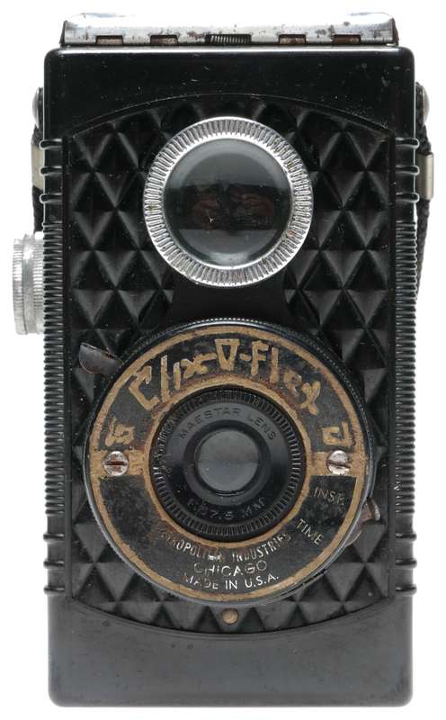 Clix-O-Flex Pseudo TLR Bakelite Camera Maestrar F.57.5mm Meniscus Lens