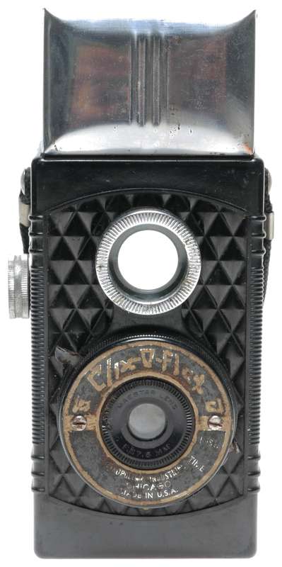 Clix-O-Flex Pseudo TLR Bakelite Camera Maestrar F.57.5mm Meniscus Lens