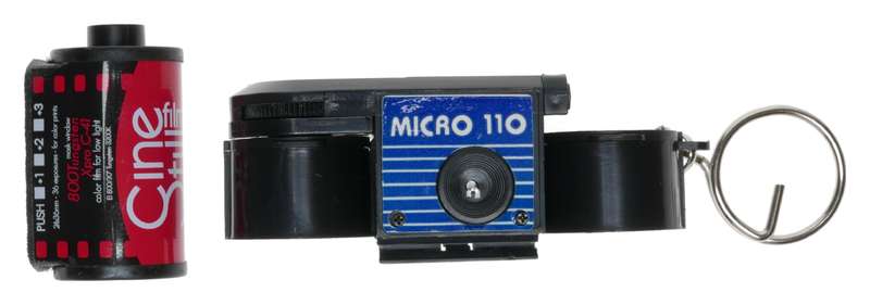 Micro-110 Cartrige Film Keychain Novelty Camera in Original Box