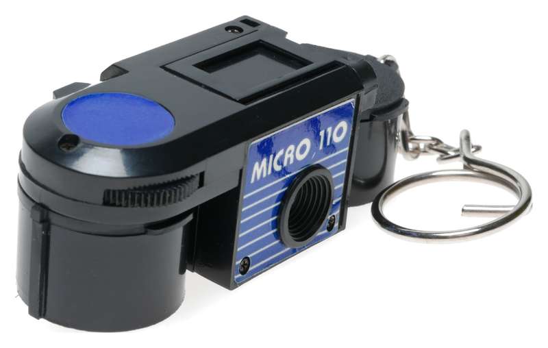 Micro-110 Cartrige Film Keychain Novelty Camera in Original Box