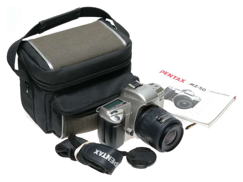 Asahi Pentax MZ-60 35mm SLR Camera 35-80 Zoom Lens Carry Bag