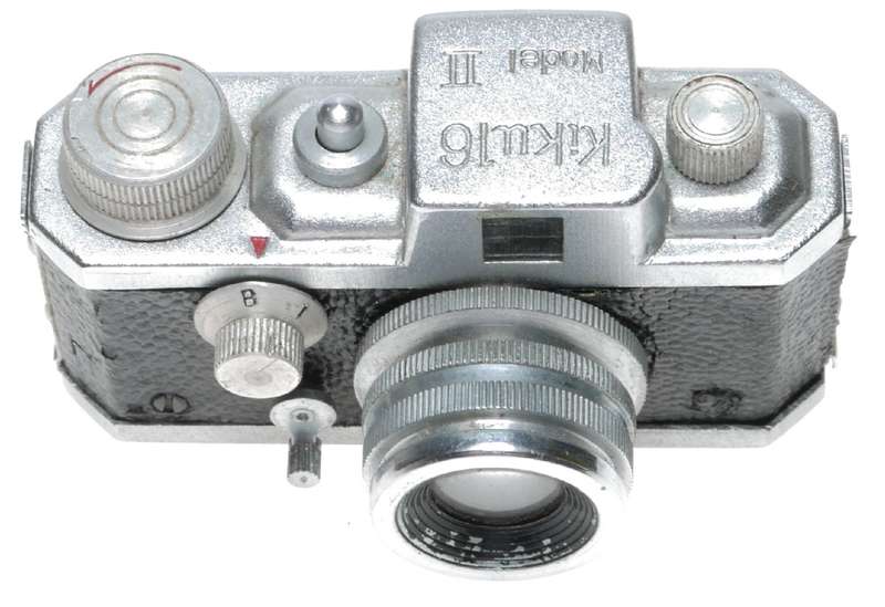 Kiku 16 Model II Subminiature 17.5mm Film Viewfinder Camera