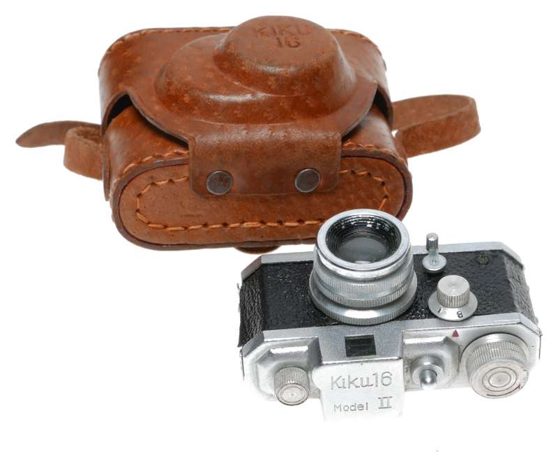 Kiku 16 Model II Subminiature 17.5mm Film Viewfinder Camera