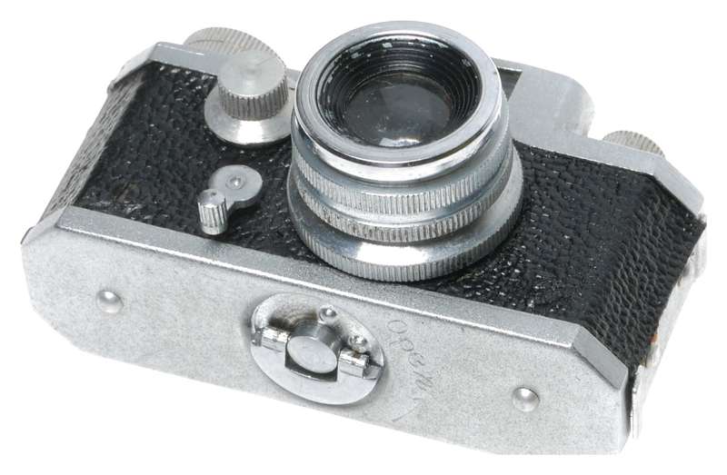 Kiku 16 Model II Subminiature 17.5mm Film Viewfinder Camera