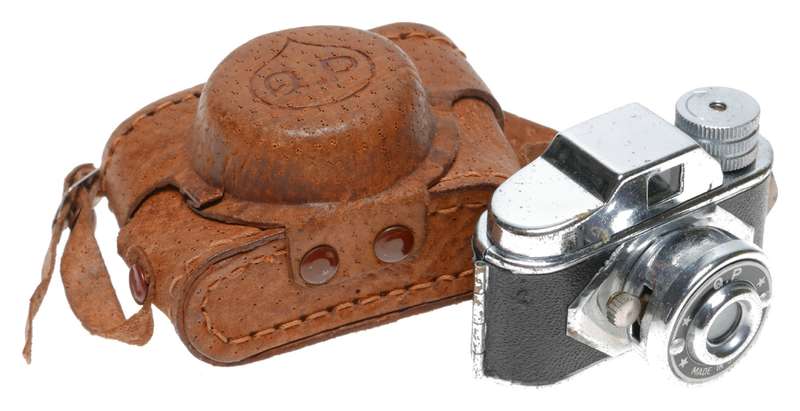 Q.P Hit-Type Sub Miniature Film Camera Japan in Original Pouch Rare