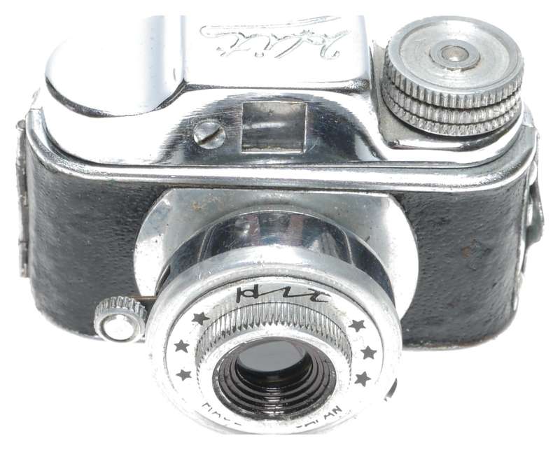 Tougodo Hit Sub Miniature 17.5mm Film Camera in Pouch