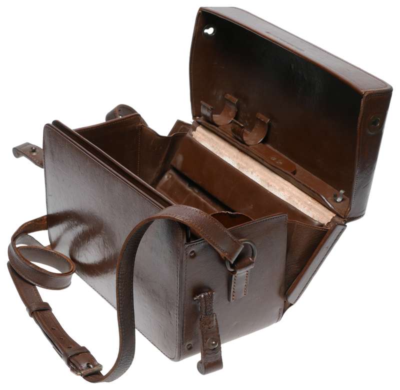 Leica original Leitz leather camera shoulder bag from the 1950's