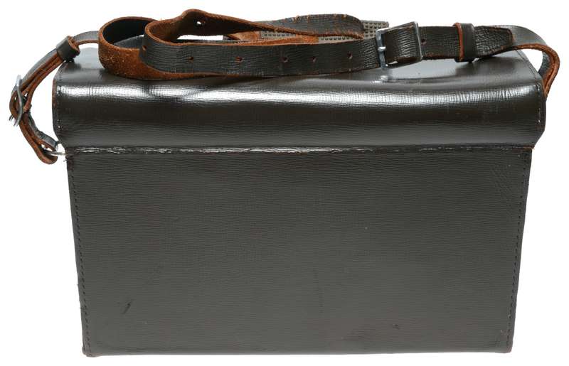 Compact retro camera case shoulder slung type fitted leather