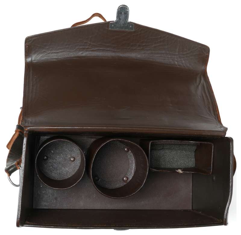 Compact retro camera case shoulder slung type fitted leather