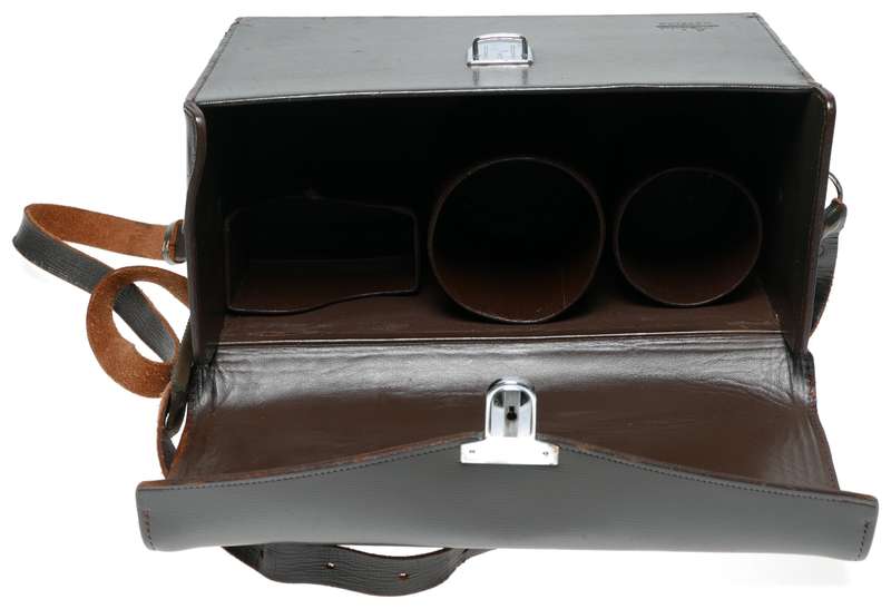 Compact retro camera case shoulder slung type fitted leather