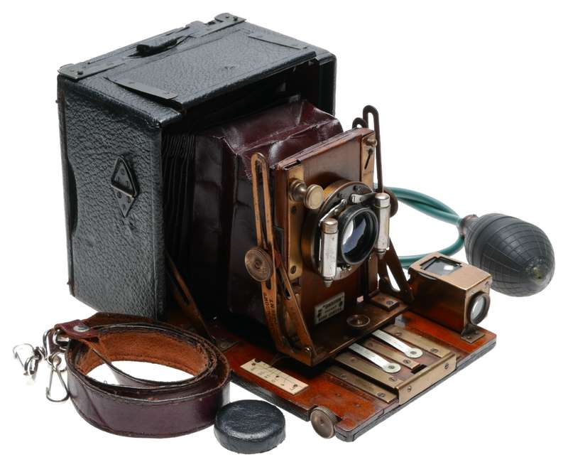F.H. Sanderson Junior Hand camera wooden red bellows