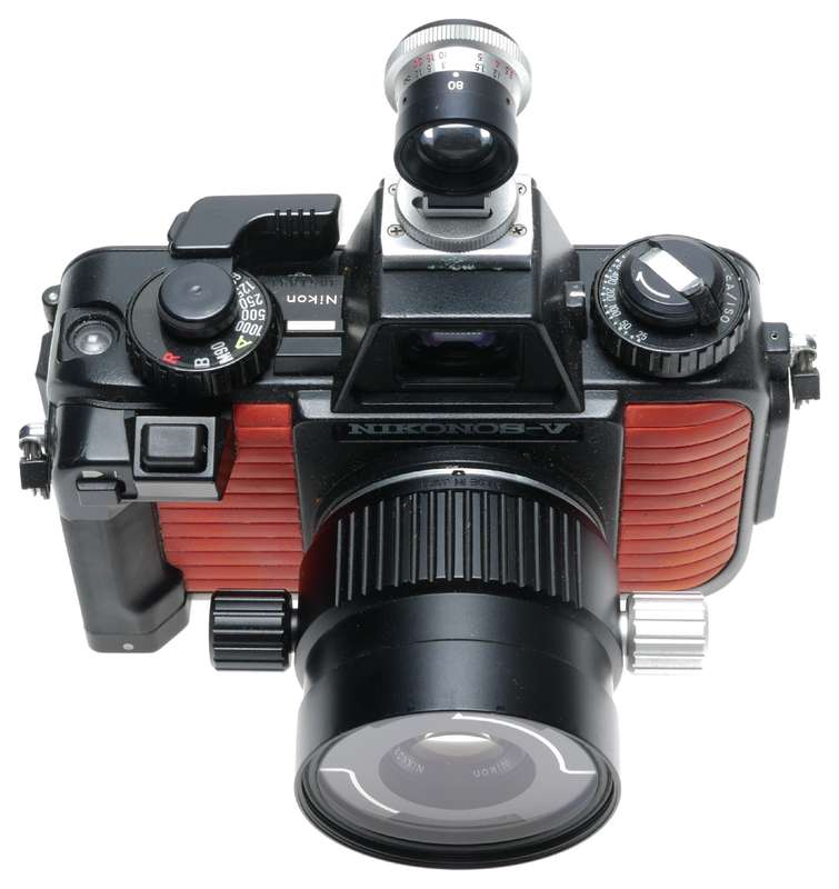 Nikonos-V underwater 35mm film camera outfit 80mm 2 lens set