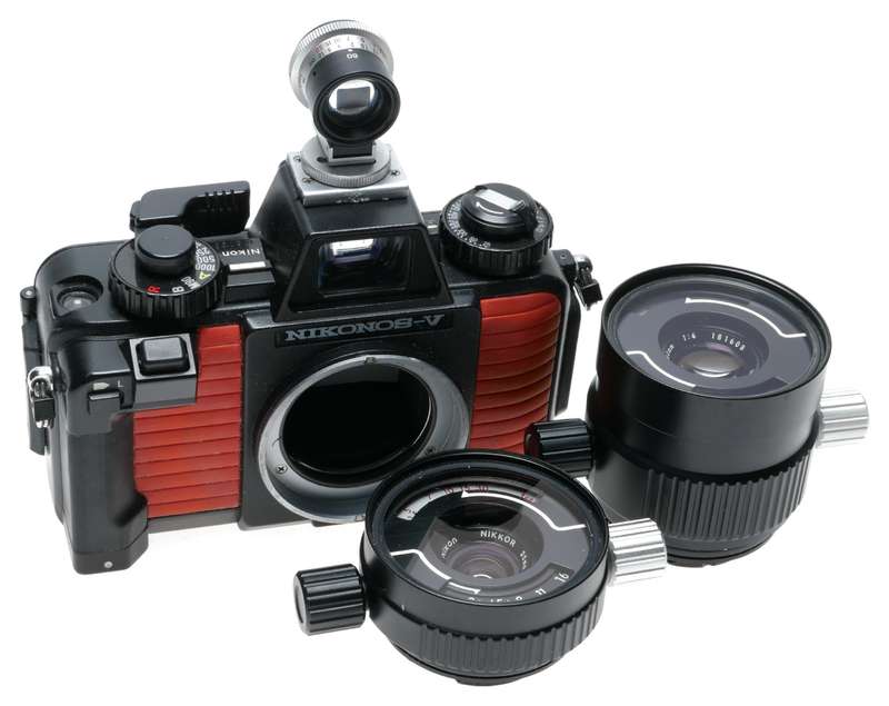 Nikonos-V underwater 35mm film camera outfit 80mm 2 lens set