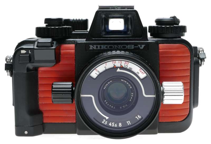 Nikonos-V underwater 35mm film camera outfit 80mm 2 lens set