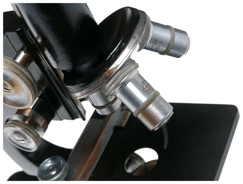 Ernst Leitz Wetzlar Microscope black enamel vintage 3 objectives