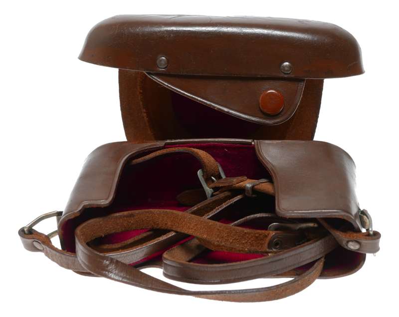 TARON tan vintage film camera antique leather case in used condition