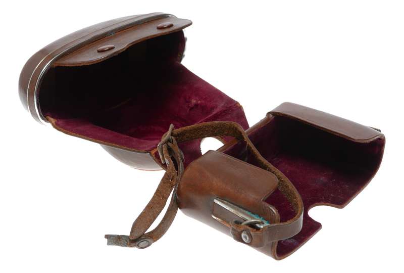Tan Zeiss Ikon vintage film camera antique leather case in used condition