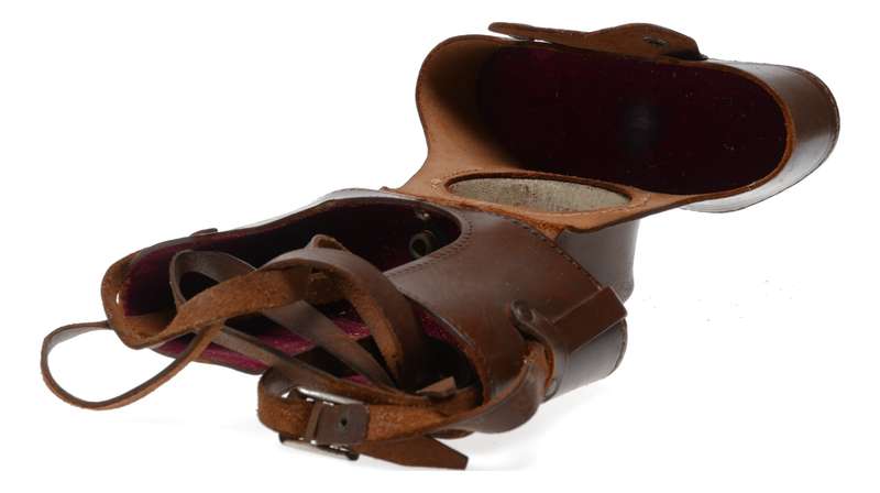 Ihagee Exakta vintage film camera antique leather case in used condition