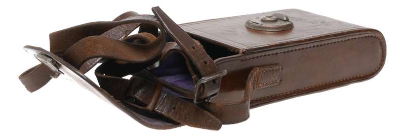 Folding poutch for vintage film camera antique leather case in used condition