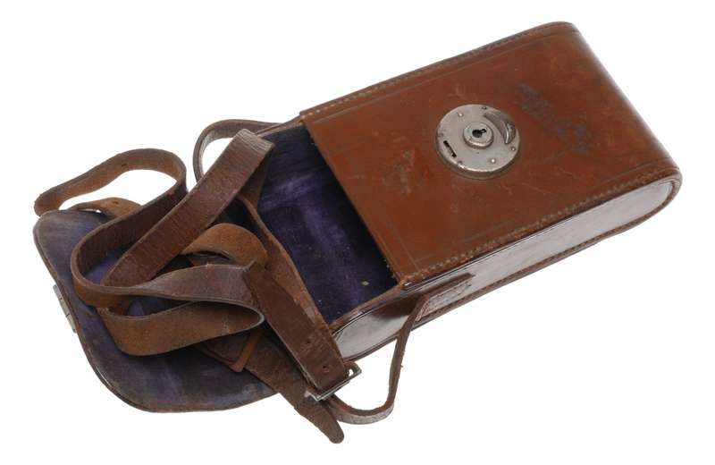 Folding poutch for vintage film camera antique leather case in used condition