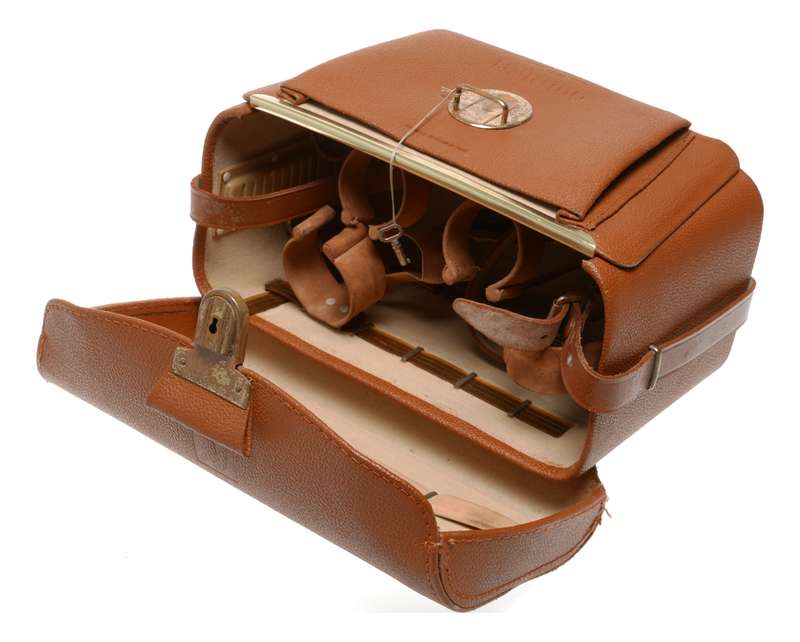 OMNICA K Shoulder case vintage film camera antique in used condition with strap