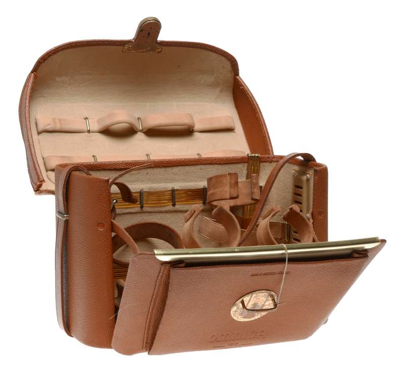OMNICA K Shoulder case vintage film camera antique in used condition with strap