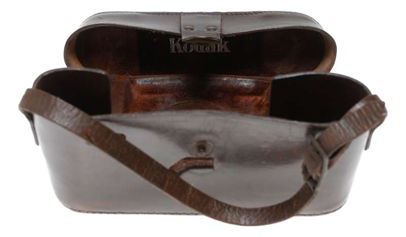 Kodak vintage 35mm film camera antique leather case in used condition