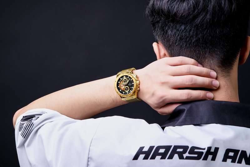 Naviforce 8027 Mens Chronograph Mesh Watch - Gold