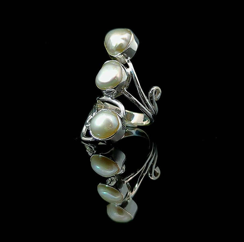 Montra - Fresh Water Pearls