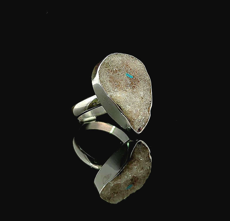 Vigdis - Cavansite