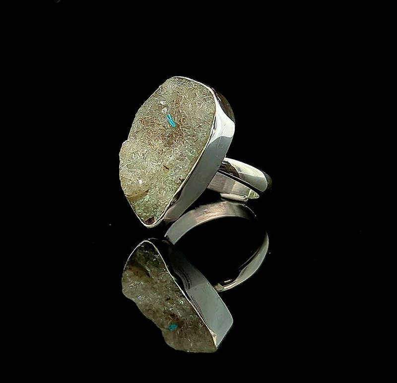 Vigdis - Cavansite