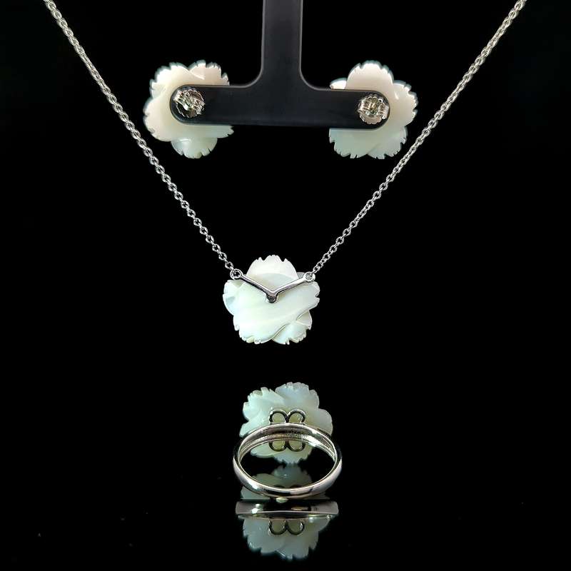 Malee - Emerald and Mother of Pearl