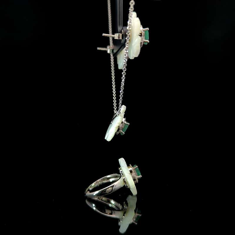 Malee - Emerald and Mother of Pearl