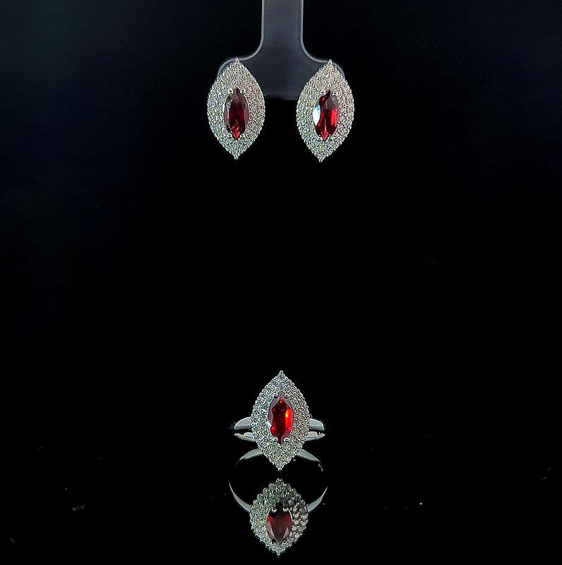 Gardier - Garnet and White Topaz