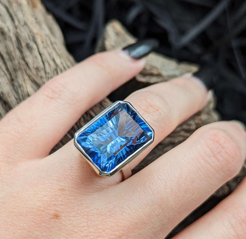 Mystique Large - Mystic Topaz