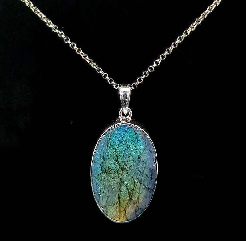 Delia - Labradorite